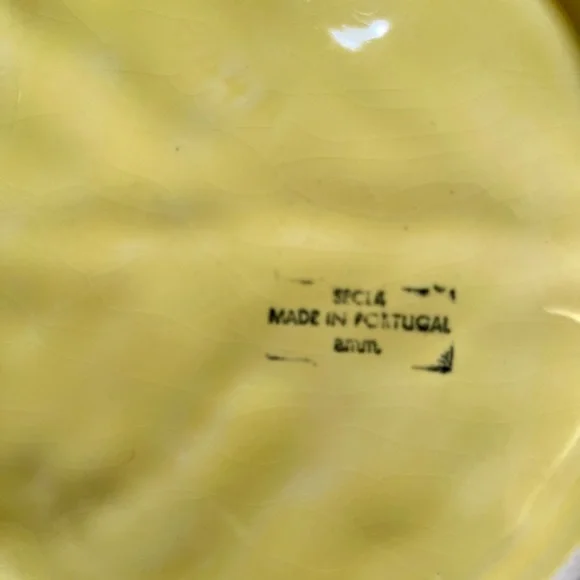 Majolica Secla large yellow serving bowl 13”